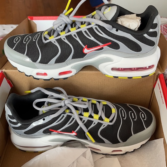Nike Air Max Plus (GS) DK Smoke grey/white 6Y - Picture 3 of 4